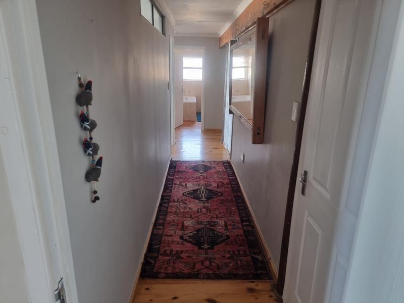 To Let 6 Bedroom Property for Rent in Outeniqua Strand Western Cape